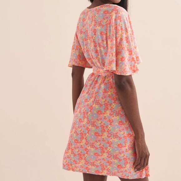 Billabong All For You Wrap Dress Floral Soft N Peachy Mini Flutter Sleeve Large - Picture 2 of 11